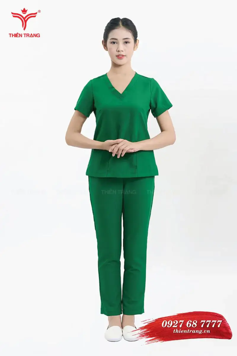 Đồng phục spa cổ tim màu xanh giúp tôn dáng cho người mặc