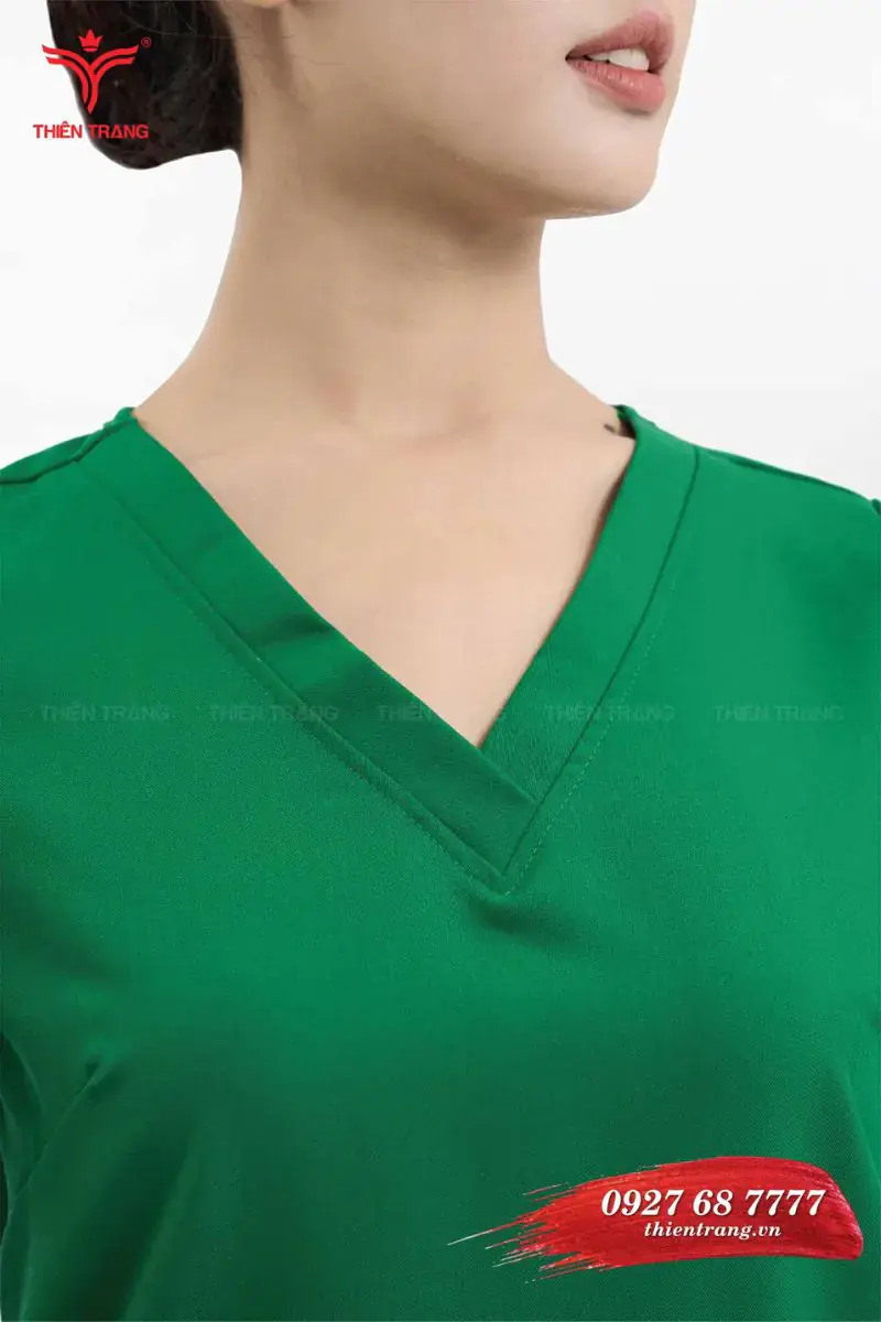 Đồng phục spa cổ tim tay ngắn năng động