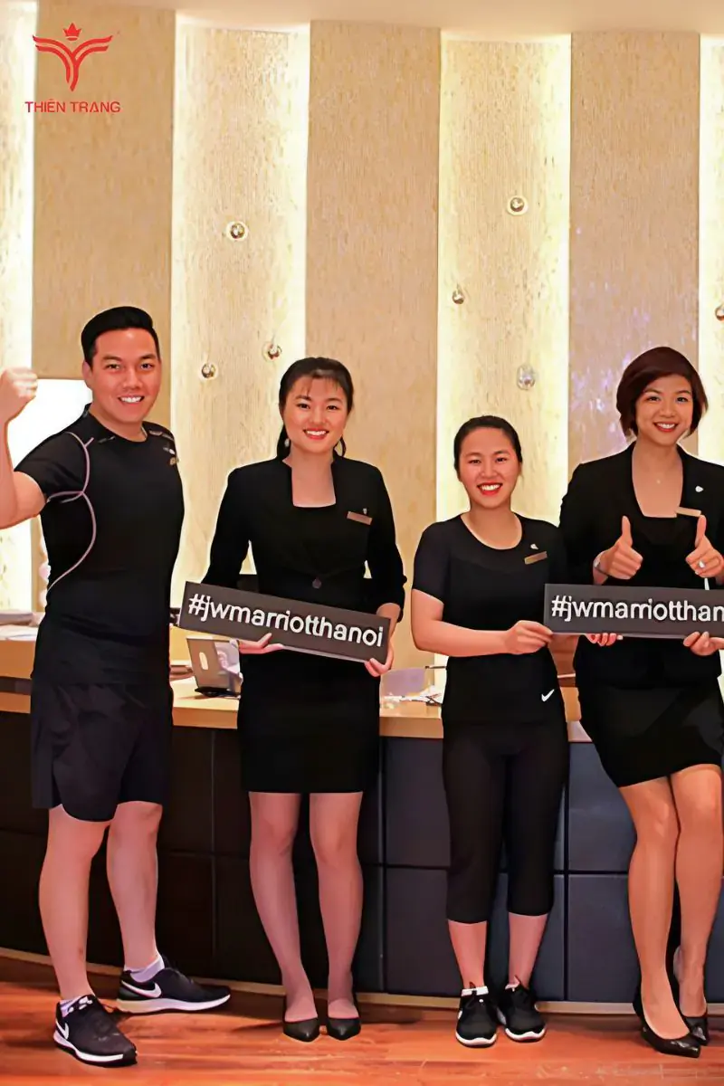 Đồng phục khách sạn Marriott cho nhân viên phòng gym giúp thoải mái vận động