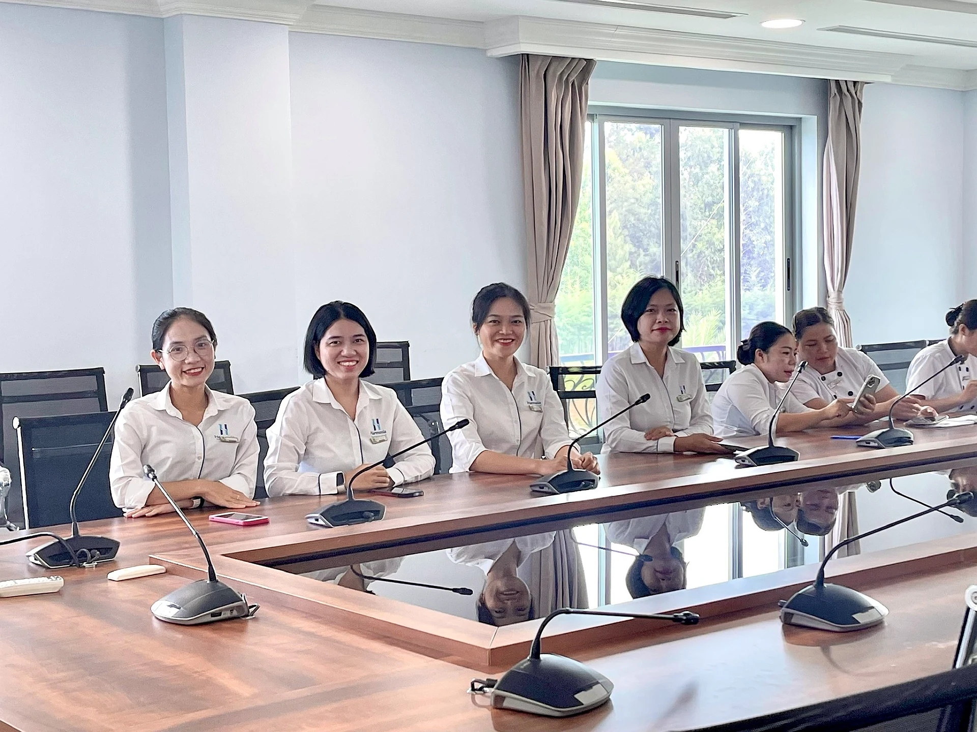 Đồng Phục Quản Lý Nhà Hàng Harmonia