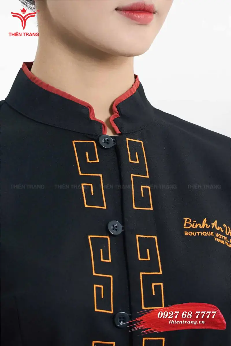 Đồng phục phục vụ nhà hàng nữ TTNHAPVWM21 màu đen phối cam - Ảnh 4