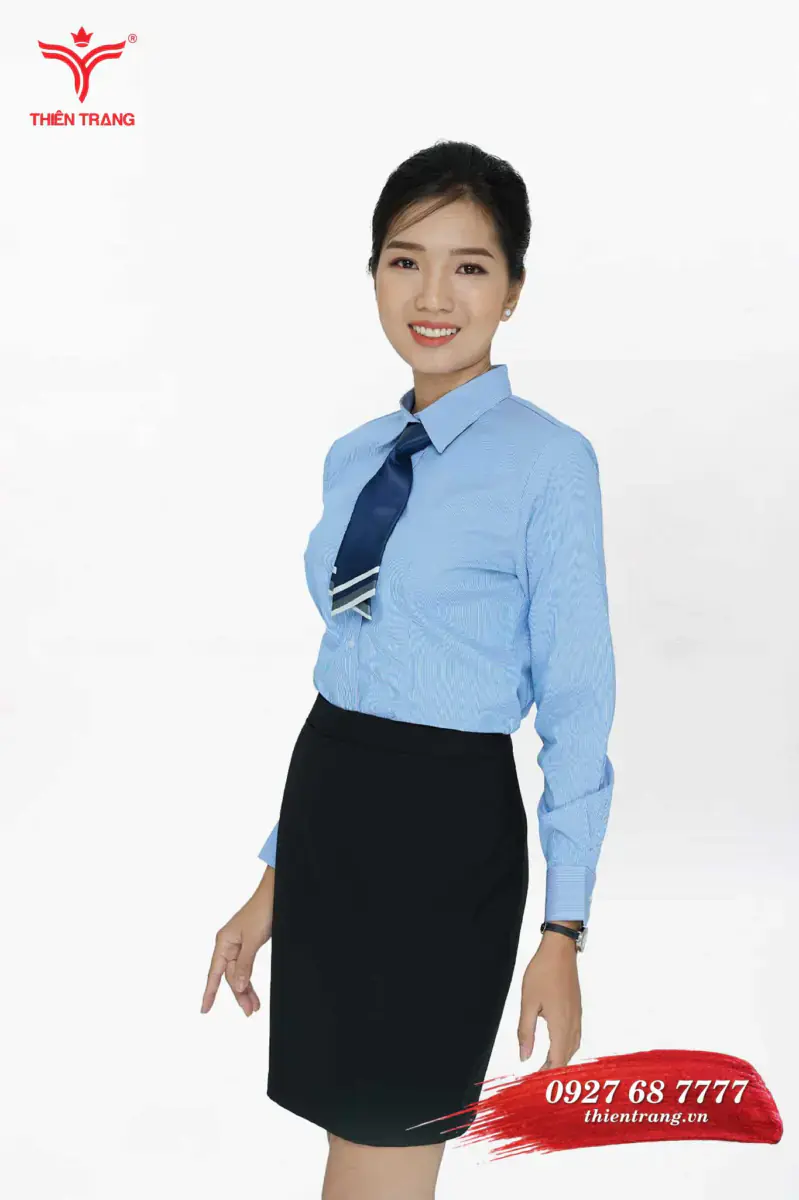 Góc nghiêng dồng phục sơ mi nữ tư vấn viên spa TTDNGASM15 màu xanh dương sọc