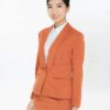 Góc nghiêng đồng phục vest nữ quản lý spa TTDNGDPV9 màu cam