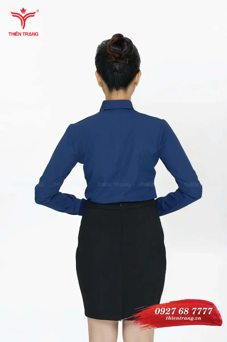 Mặt sau đồng phục sơ mi nữ tư vấn viên spa TTDNGASM05 màu xanh đậm