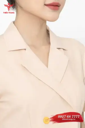 Cổ đồng phục lễ tân spa TTSPALT12 màu vàng kem