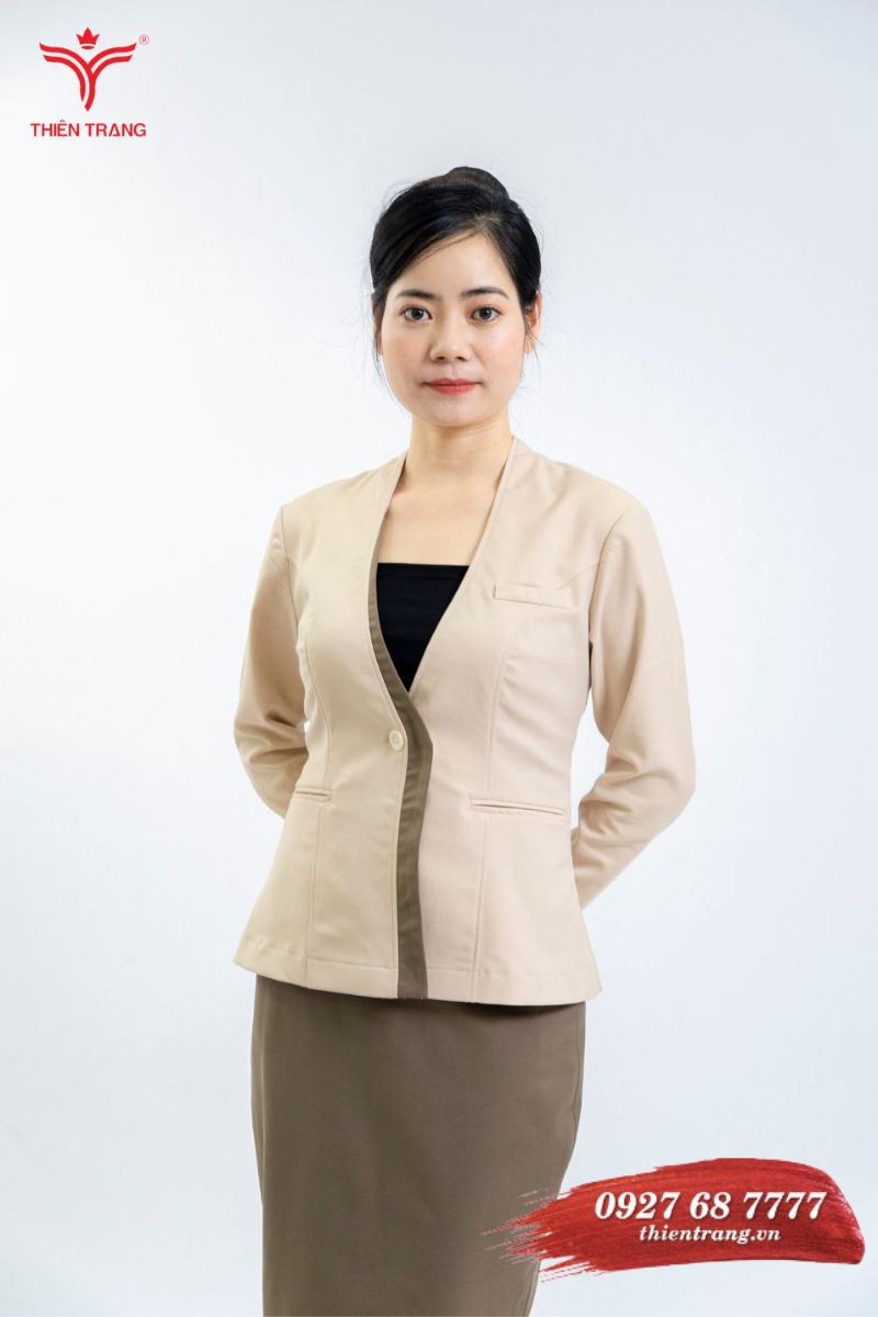 Mẫu áo Vest là một trong những kiểu đồng phục spa màu vàng Đồng Phục Thiên Trang được chọn may nhiều nhất