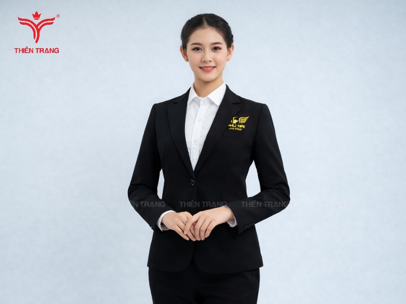 Mẫu Vest đen vải nỉ là một trong những bộ đồng phục mùa đông spa tuyệt đẹp