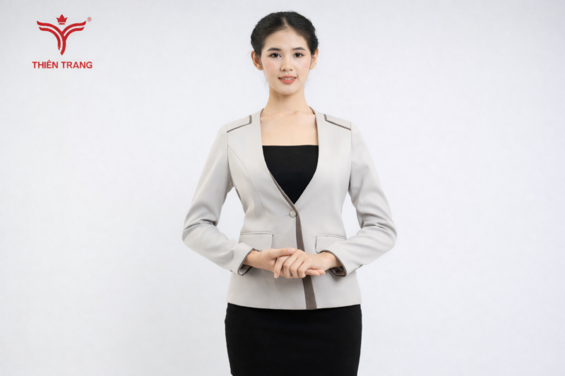 Váy đen phối Vest vải nỉ xám là bộ đồng phục mùa đông spa đẹp nhất