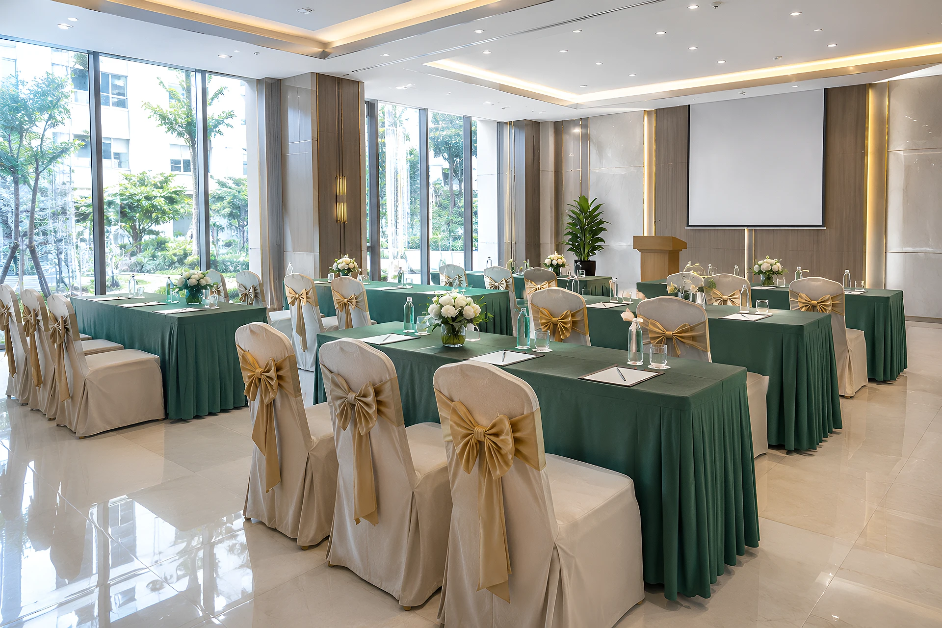 Khăn trải bàn nhà hàng tiệc cưới cao cấp
