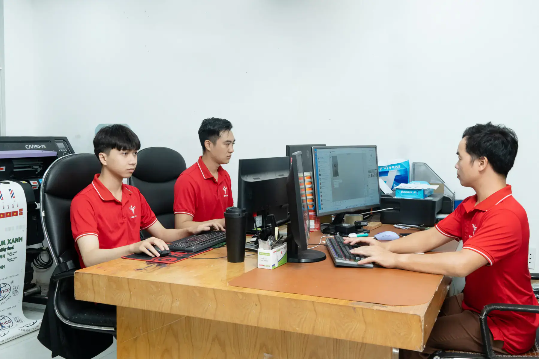 Hỗ trợ tư vấn chọn mẫu đồng phục nhiệt tình | Đồng Phục Thiên Trang