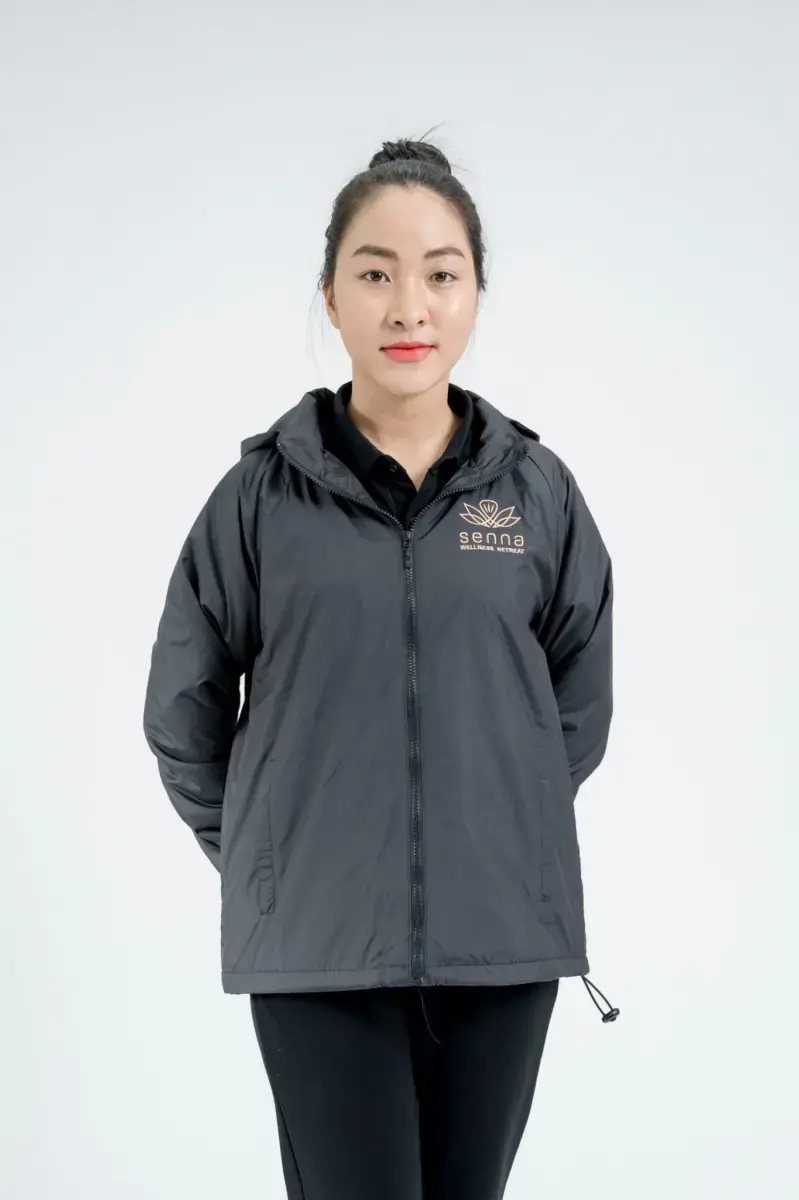Mẫu áo khoác đồng phục nữ màu đen