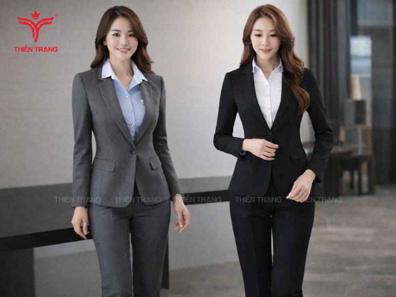 Đồng phục cho quản lý khu vực hồ bơi Splash.