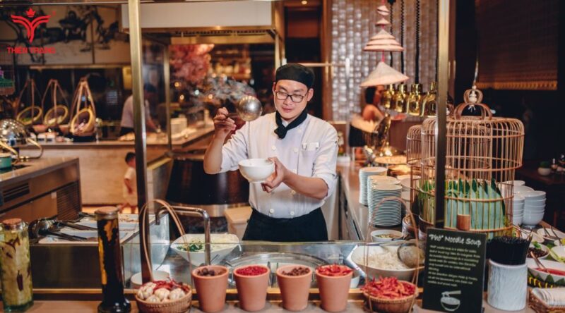 Đồng phục áo hotel Sheraton giúp thấm hút mồ hôi tốt cho đầu bếp nhà hàng