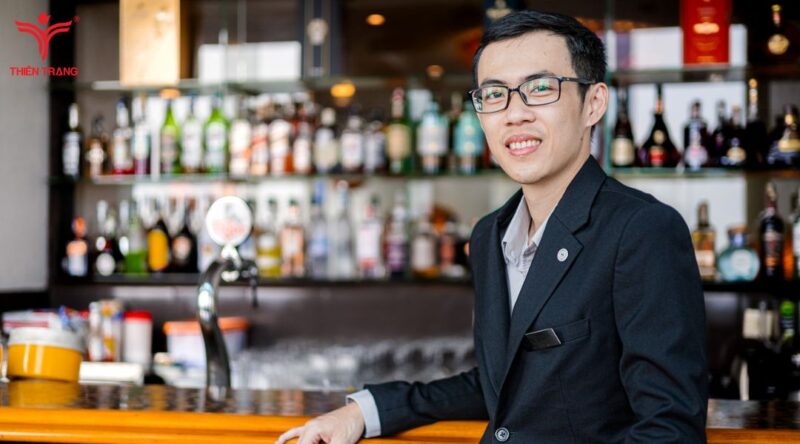 Lựa chọn trang phục Vest khách sạn Sheraton sang trọng cho giám sát quầy bar