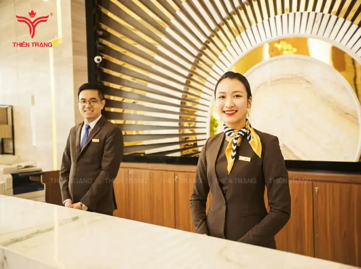 Bộ sưu tập đồng phục khách sạn Mường Thanh - Giải pháp thể hiện đẳng cấp dịch vụ 3 marked 82ec34c9 760c 475a a0dd 7585e5d0da60 1 1