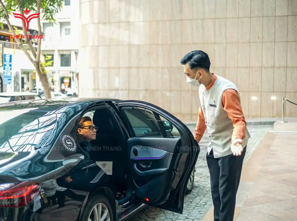 10+ mẫu đồng phục khách sạn Sheraton đẹp & sang trọng cho từng bộ phận 2 marked Generated Image January 31 2026 11 19AM 1 1