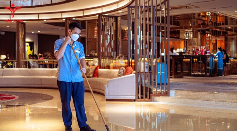 Sử dụng chất liệu cotton mát mẻ cho đồng phục nhân viên tạp vụ khách sạn