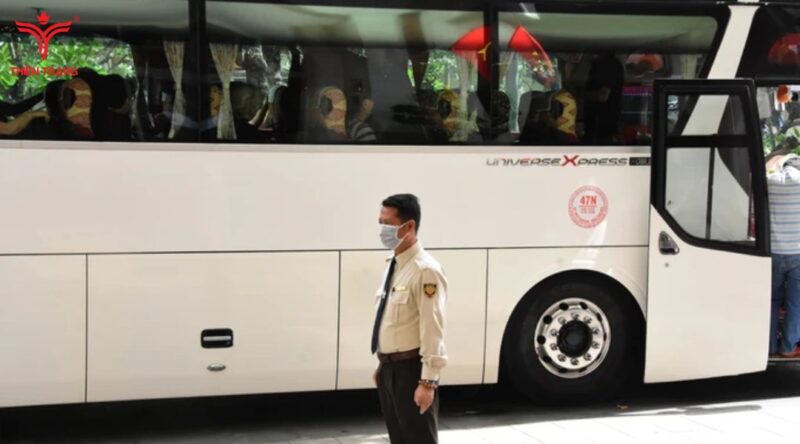 Trang bị đồng phục cho nhân viên bảo vệ để đảm bảo an ninh khách sạn Rex