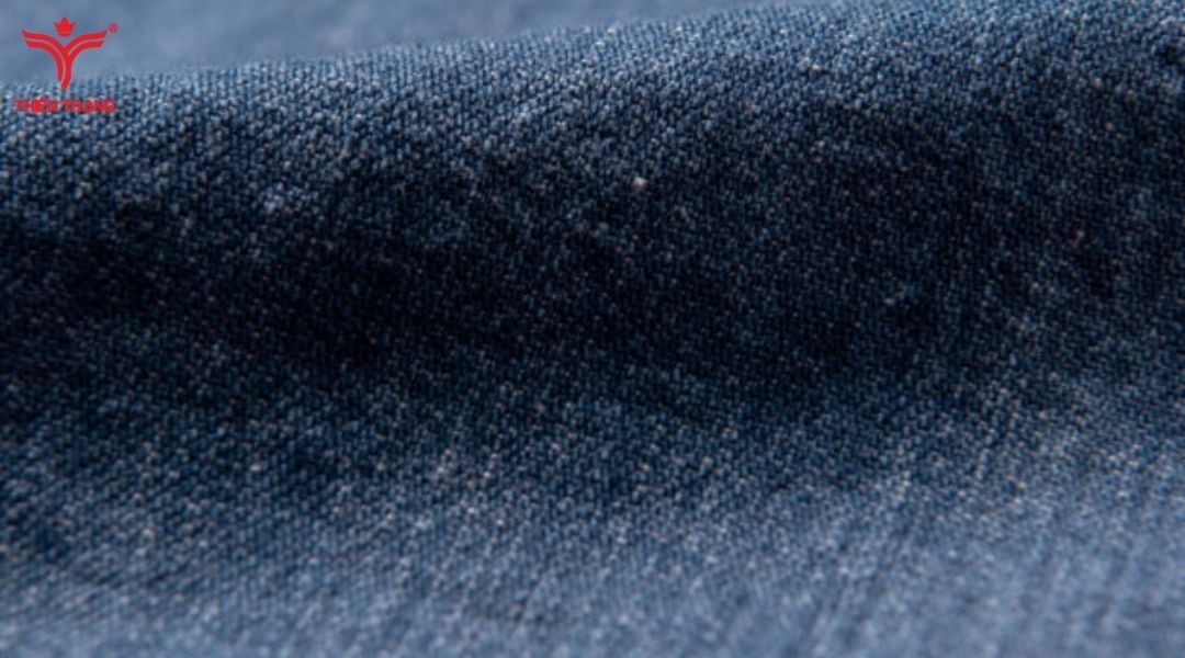 Vải denim được dệt từ sợi cotton được chọn may nhiều nhất