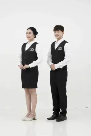 Alternative view of Đồng Phục Lễ Tân Nhà Hàng Âu 02