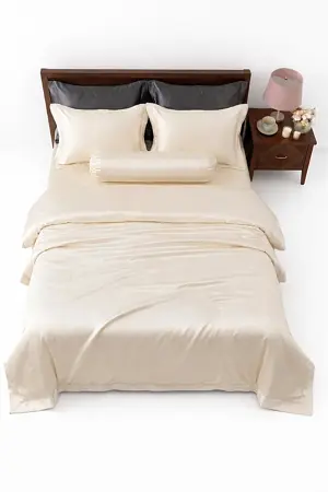 Bộ Chăn Ga Gối chất liệu lụa cao cấp