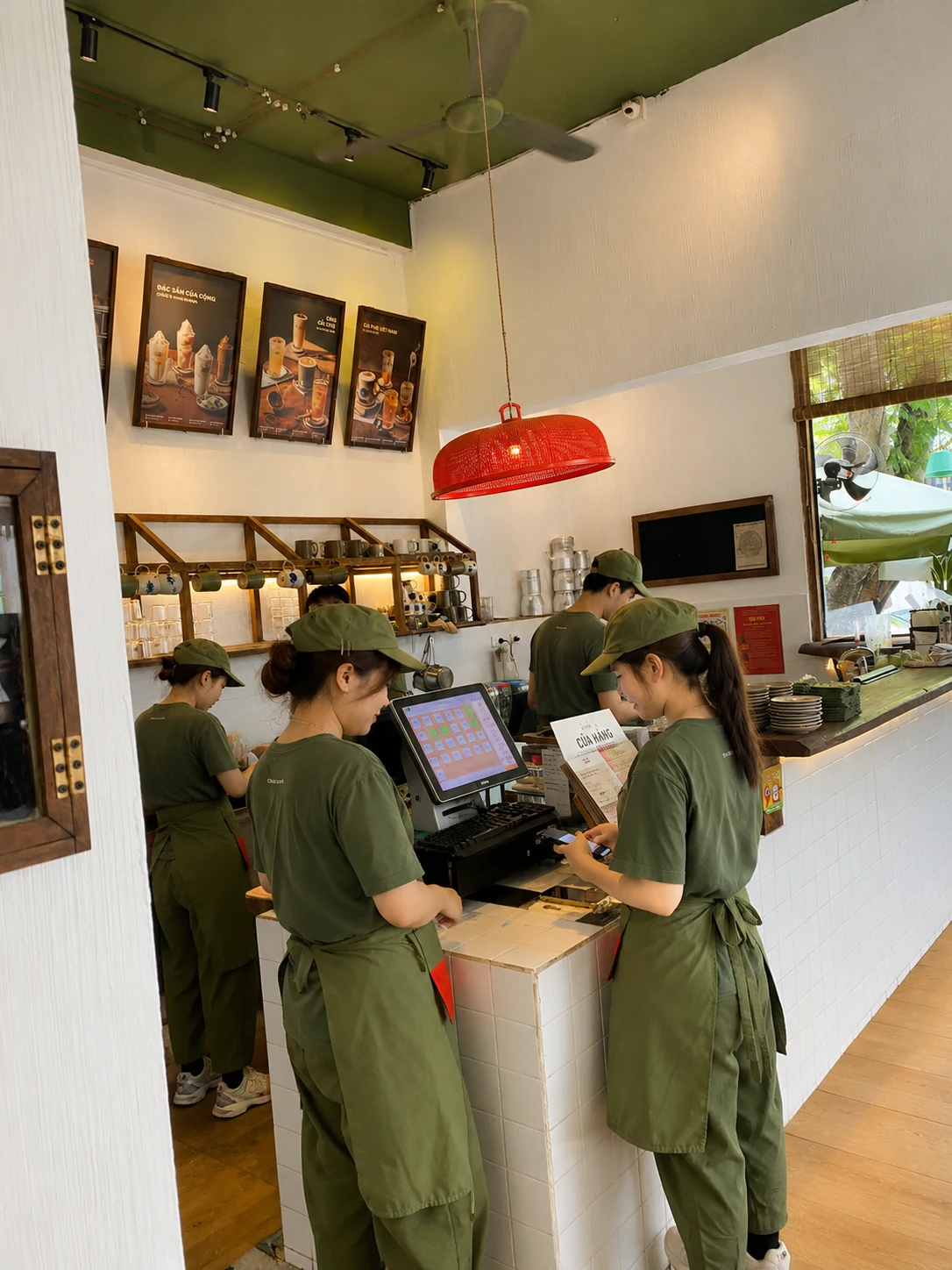 Mẫu đồng phục quán cộng cà phê đẹp, chuẩn phong cách thương hiệu