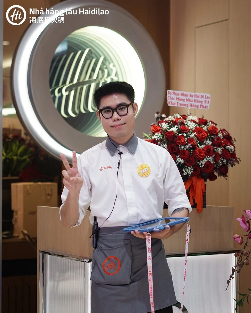 Mẫu Đồng Phục Chuỗi Nhà Hàng Nổi Tiếng Haidilao