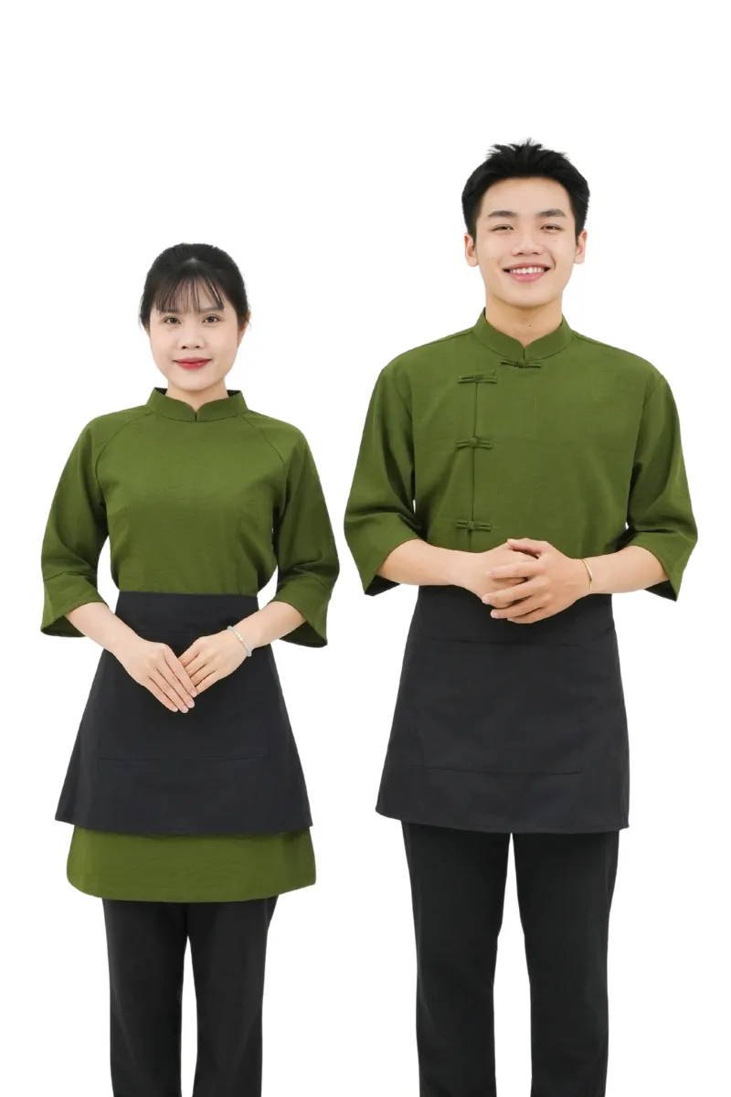 Mẫu đồng phục nhà hàng đẹp màu xánh lá kết hợp tạp dề xám