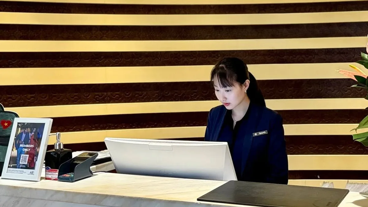 Đồng phục khách sạn Pullman