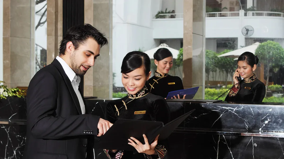 Đồng phục khách sạn Rex